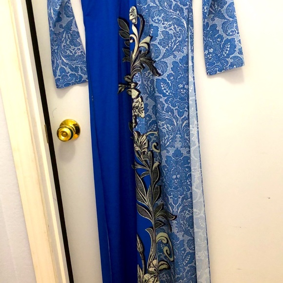 Vietnamese ao dài - Picture 2 of 3